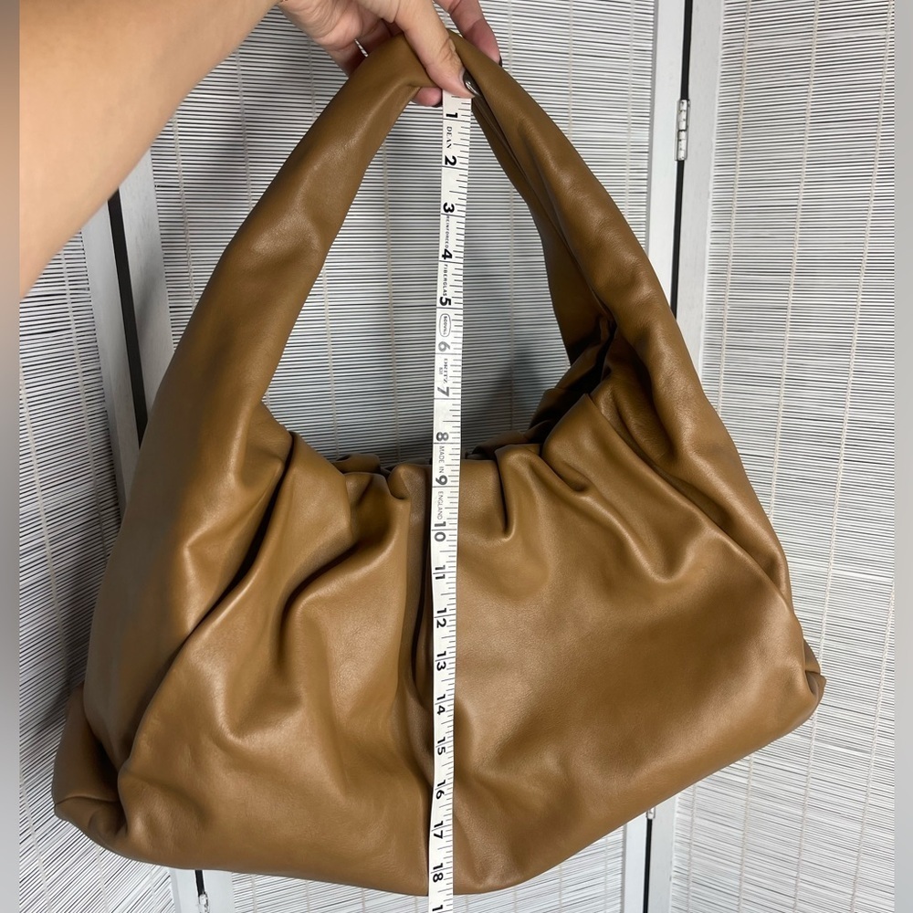 Bottega Veneta The Pouch Large Tan Leather Slouchy Clutch Made Italy OS - Picture 7 of 15